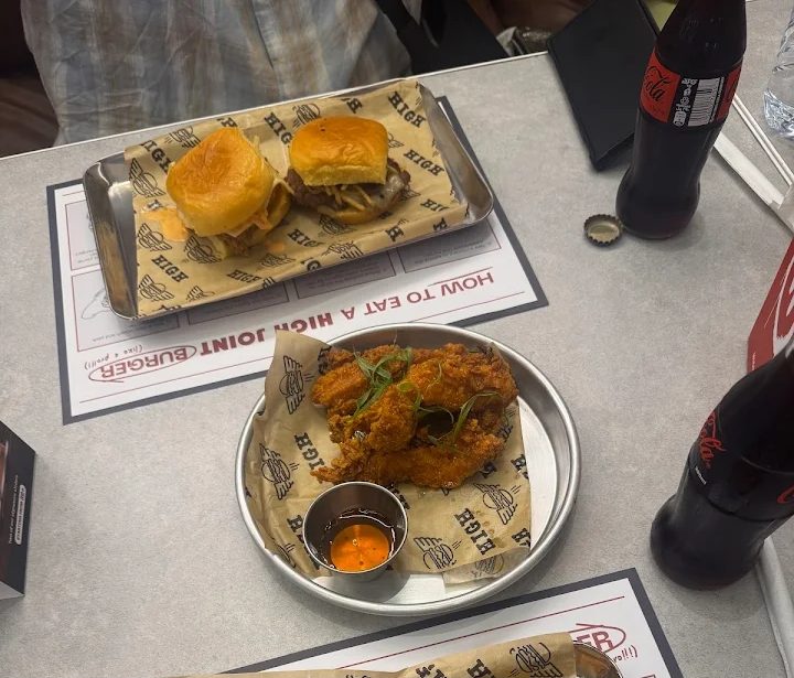 Photo from Nathalie Gonzales: sliders and chicken tenders on a High Joint tray